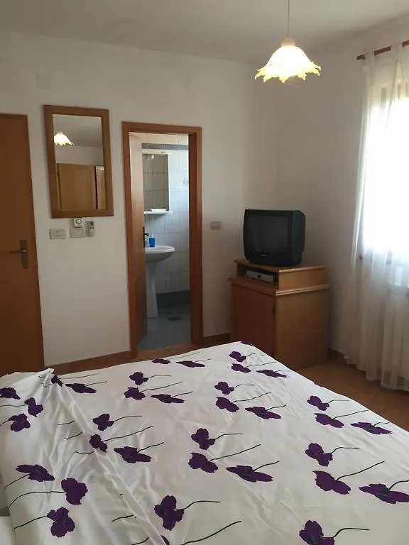 Vera Bed And Breakfast Valizza
