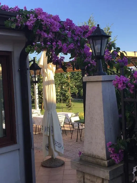 Vera Bed And Breakfast Valica