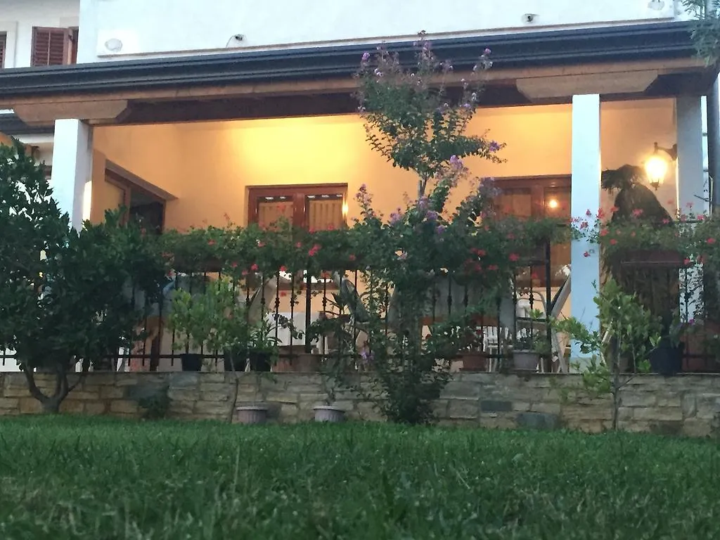 Vera Bed And Breakfast Valica